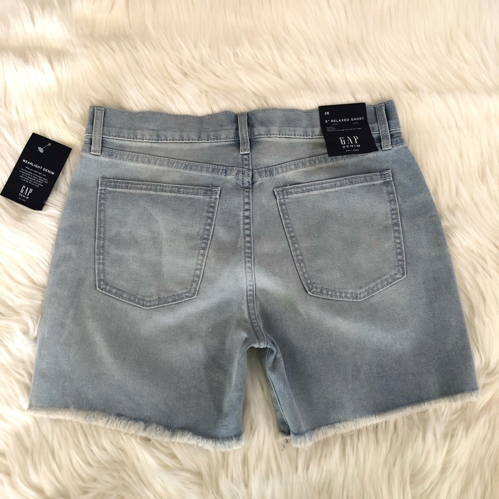 Gap Denim Stretch Mid Rise 5” Raw Hem Shorts NWT - Picture 3 of 8